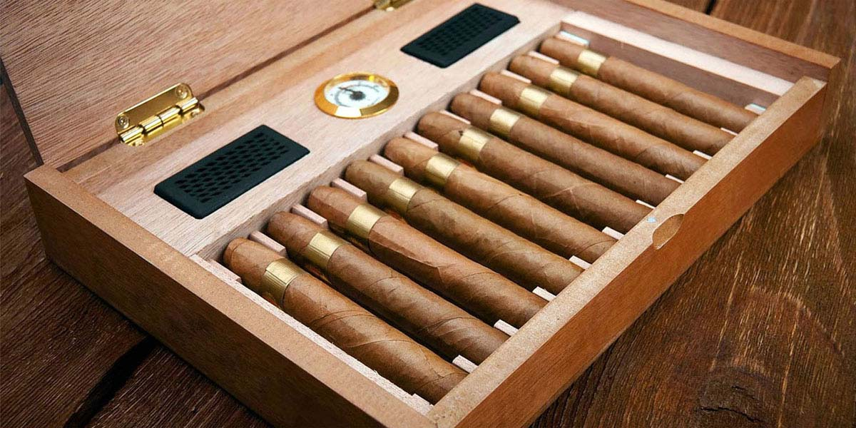 How do electric cigar humidors work?