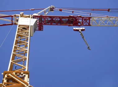 How do cranes work and what are their uses?